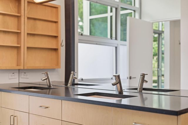 2424 White Oak Drive, Houston, TX 77009