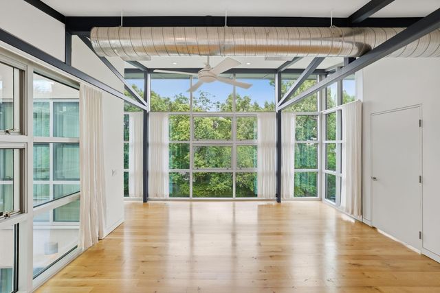 2424 White Oak Drive, Houston, TX 77009