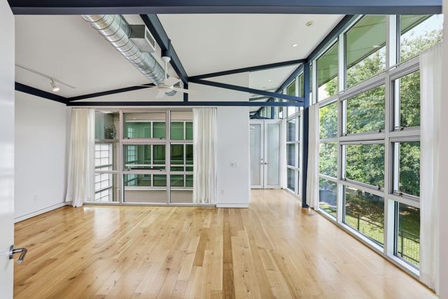 2424 White Oak Drive, Houston, TX 77009