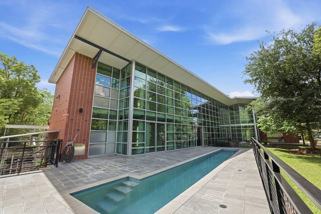 2424 White Oak Drive, Houston, TX 77009