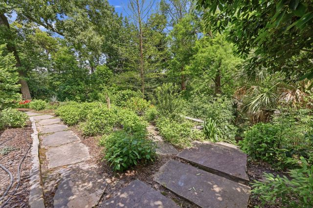 2424 White Oak Drive, Houston, TX 77009