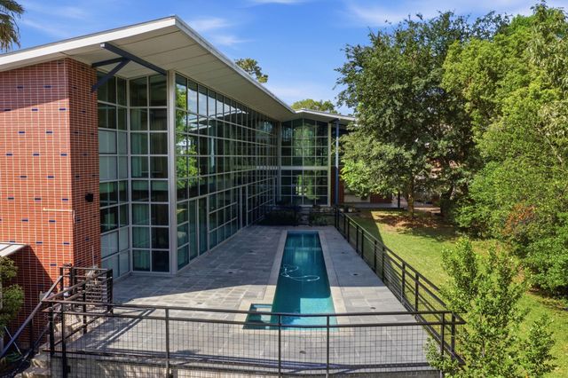 2424 White Oak Drive, Houston, TX 77009