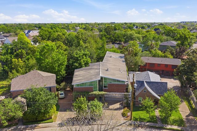 2424 White Oak Drive, Houston, TX 77009