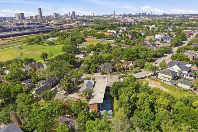 2424 White Oak Drive, Houston, TX 77009