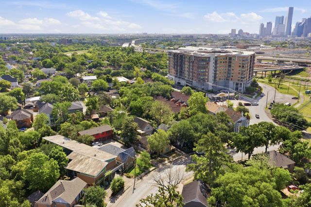 2424 White Oak Drive, Houston, TX 77009