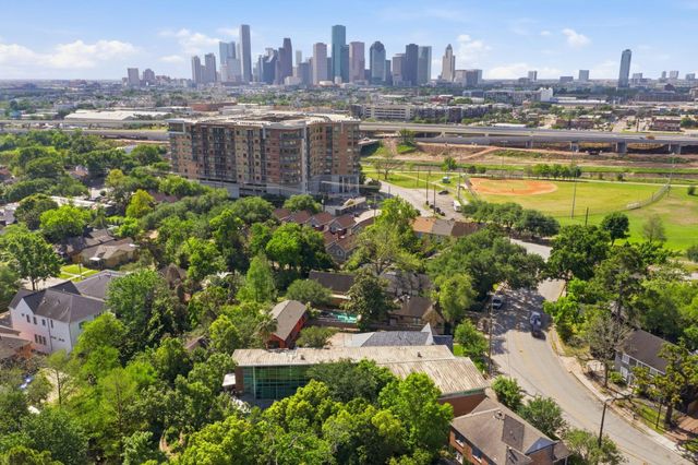 2424 White Oak Drive, Houston, TX 77009