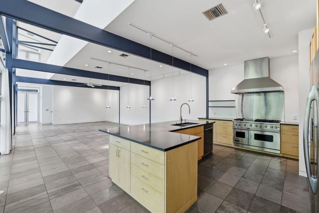 2424 White Oak Drive, Houston, TX 77009