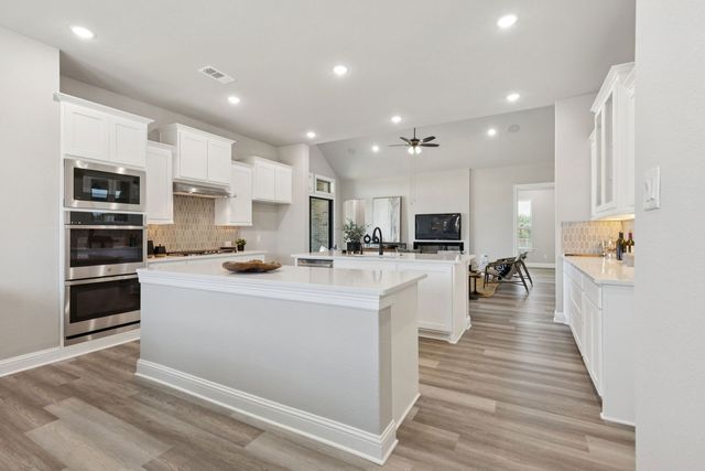 201 Cross Timbers Street, Azle, TX 76020