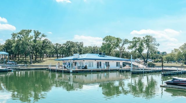 201 Cross Timbers Street, Azle, TX 76020