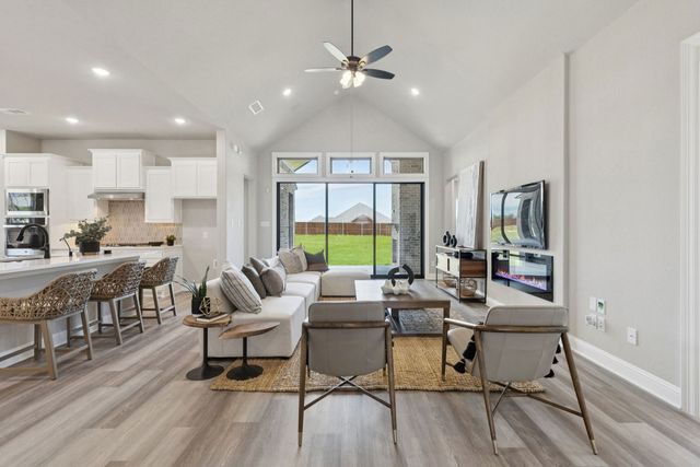 201 Cross Timbers Street, Azle, TX 76020