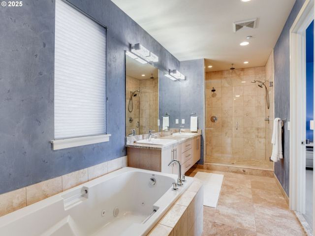 1714 Nw RIVERSCAPE St, Portland, OR 97209