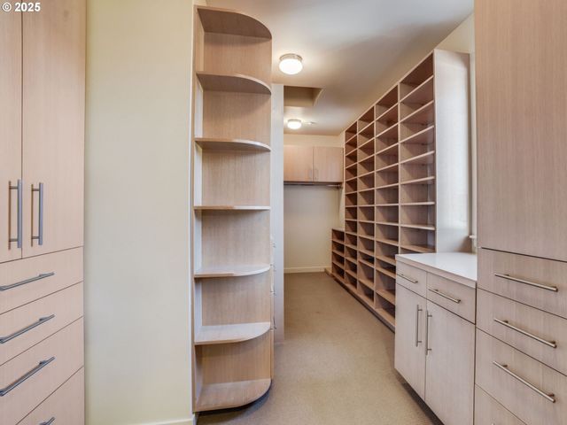 1714 Nw RIVERSCAPE St, Portland, OR 97209