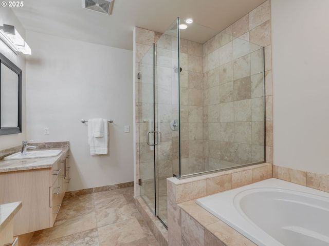 1714 Nw RIVERSCAPE St, Portland, OR 97209