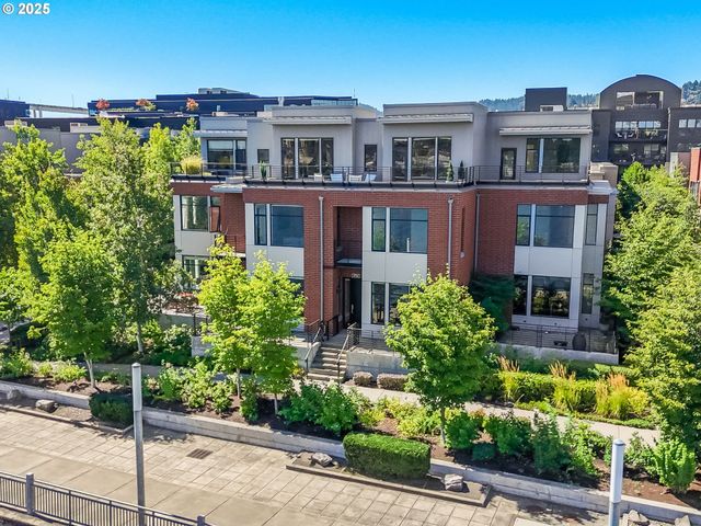 1714 Nw RIVERSCAPE St, Portland, OR 97209