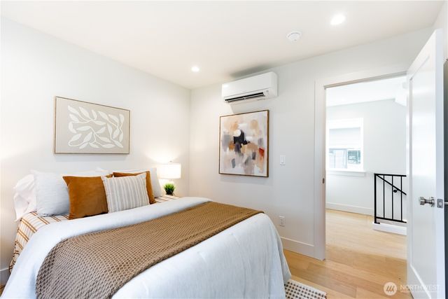 1530 25th Avenue, Seattle, WA 98122