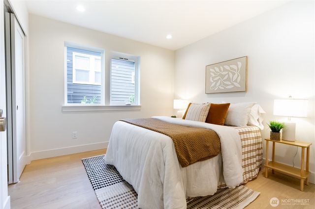 1530 25th Avenue, Seattle, WA 98122