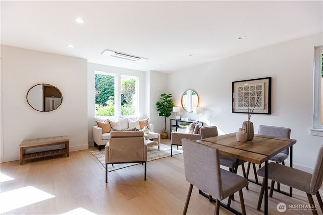 1530 25th Avenue, Seattle, WA 98122