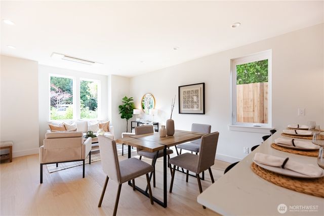 1530 25th Avenue, Seattle, WA 98122