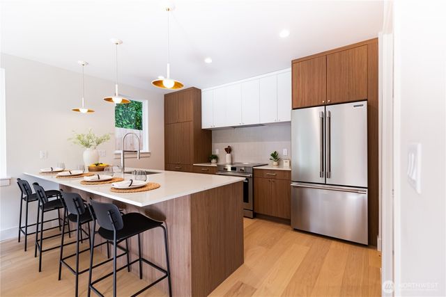 1530 25th Avenue, Seattle, WA 98122