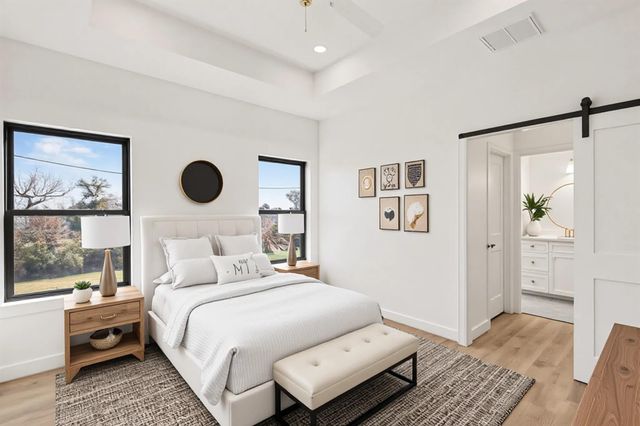 1220 Wycliffe Drive, Houston, TX 77043