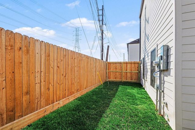 1220 Wycliffe Drive, Houston, TX 77043