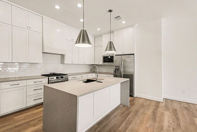 1220 Wycliffe Drive, Houston, TX 77043