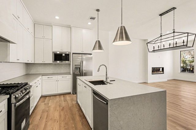 1220 Wycliffe Drive, Houston, TX 77043