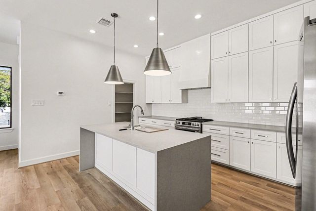 1220 Wycliffe Drive, Houston, TX 77043