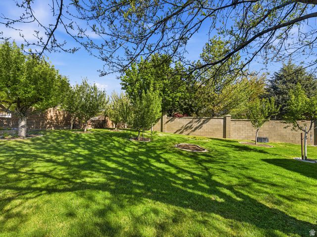 9876 S SPRUCE DALE DR, South Jordan, UT 84095