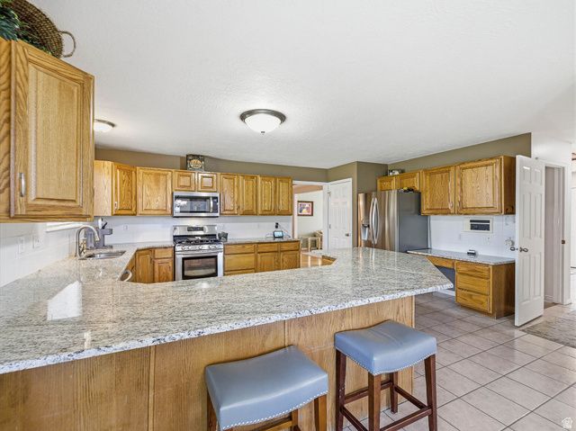 9876 S SPRUCE DALE DR, South Jordan, UT 84095
