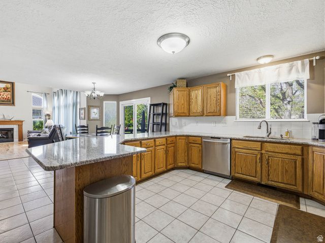 9876 S SPRUCE DALE DR, South Jordan, UT 84095