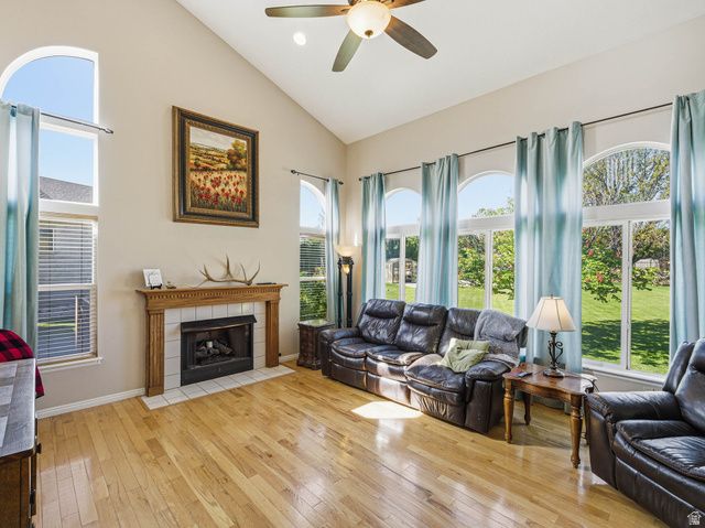 9876 S SPRUCE DALE DR, South Jordan, UT 84095