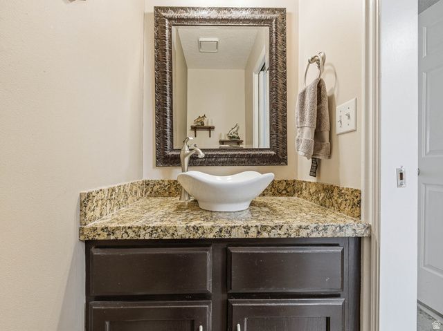 9876 S SPRUCE DALE DR, South Jordan, UT 84095