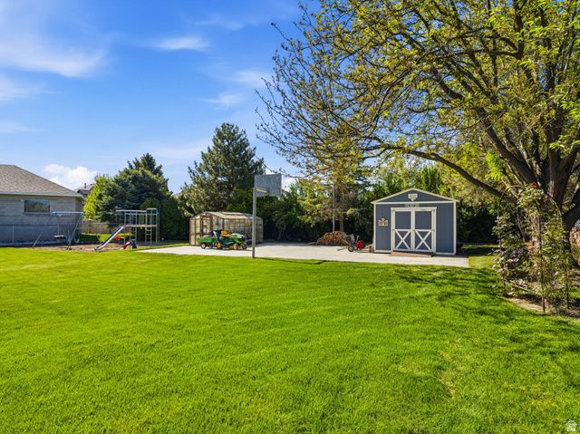 9876 S SPRUCE DALE DR, South Jordan, UT 84095