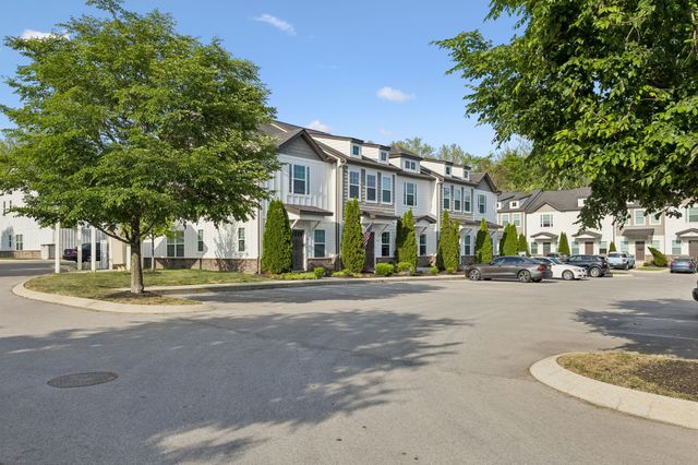 680 Bristol Creek Dr, Nashville, TN 37221