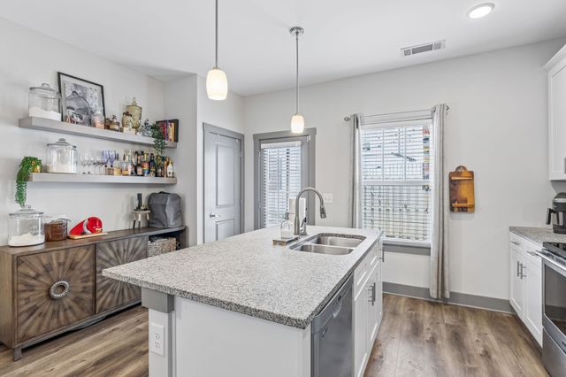 680 Bristol Creek Dr, Nashville, TN 37221