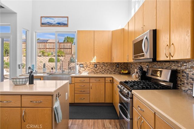 28214 Ridge View, Canyon Country, CA 91387