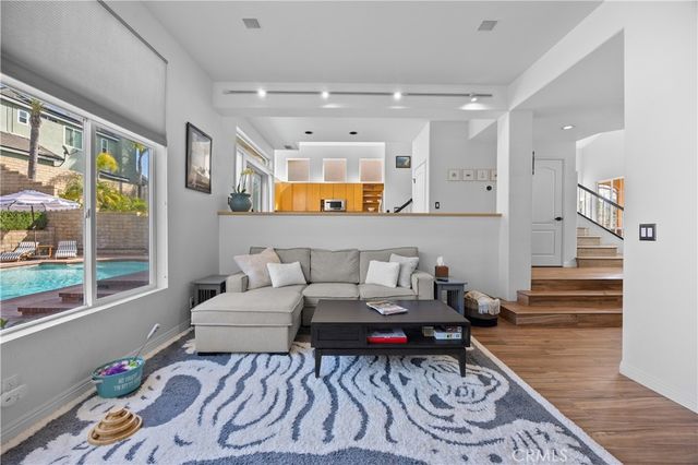 28214 Ridge View, Canyon Country, CA 91387