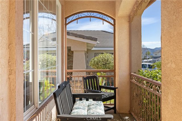 28214 Ridge View, Canyon Country, CA 91387