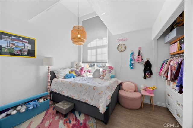 28214 Ridge View, Canyon Country, CA 91387