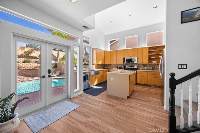 28214 Ridge View, Canyon Country, CA 91387