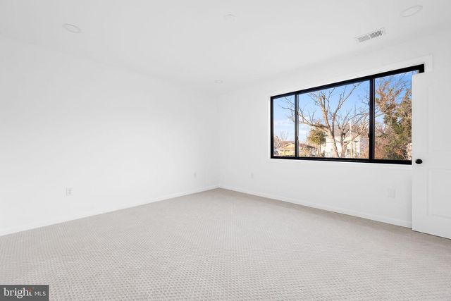 3108 ADAMS ST NE, Washington, DC 20018