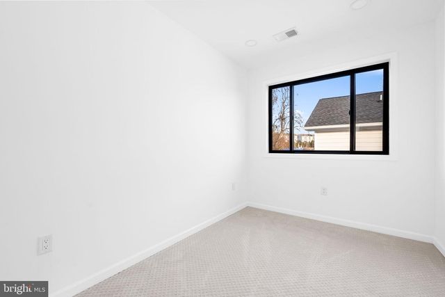 3108 ADAMS ST NE, Washington, DC 20018