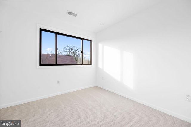 3108 ADAMS ST NE, Washington, DC 20018