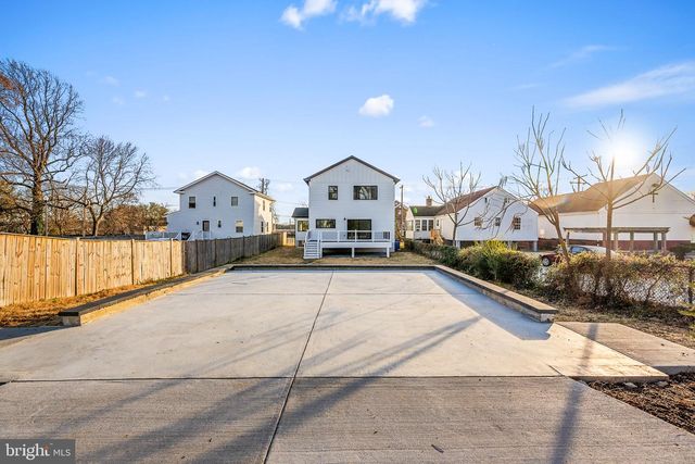 3108 ADAMS ST NE, Washington, DC 20018