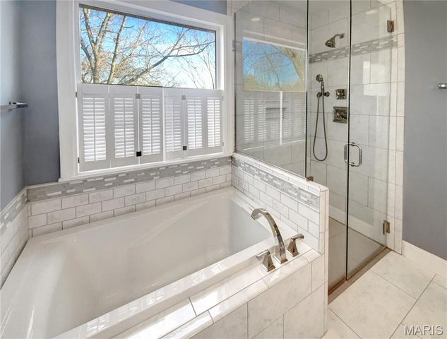 326 Woodlawn Terrace Court, Ballwin, MO 63021