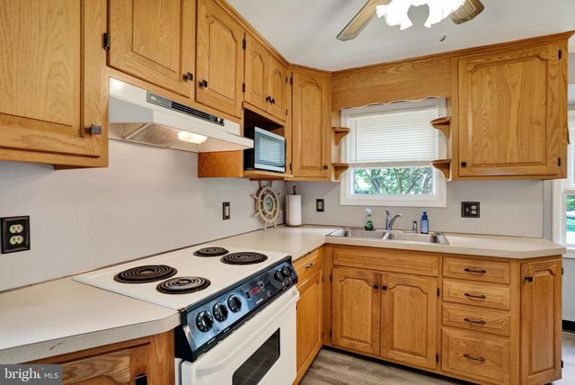 122 ZIEBER RD, Spring City, PA 19475