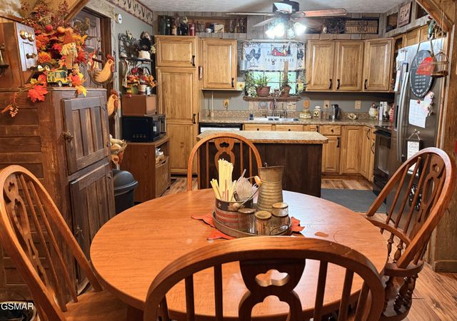 3504 James Phillips Way, Sevierville, TN 37876