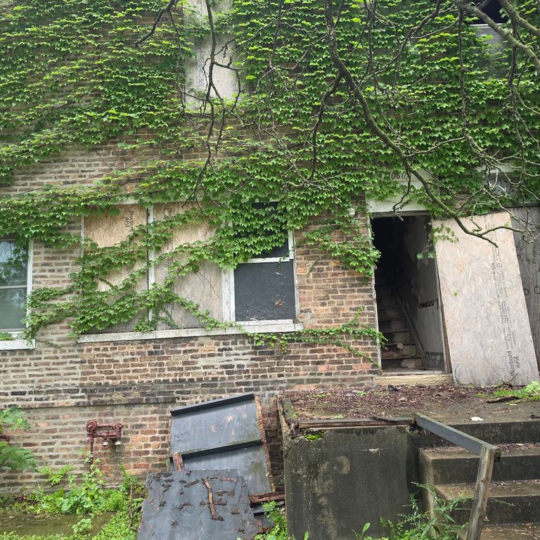 10606 S Langley Avenue, Chicago, IL 60628 — exterior