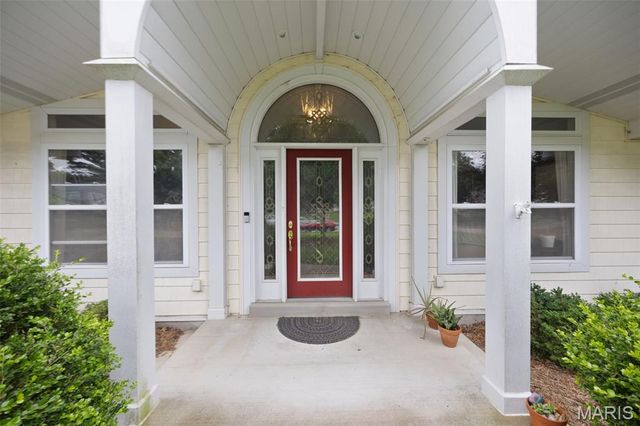 111 La Gorce Drive, Chesterfield, MO 63017